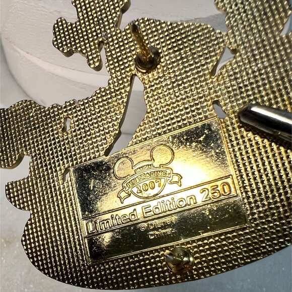 Disney Nurses Day 2007 Pin LE 250 Minnie Goofy Daisy Medical Doctor Surgeon - Picture 4 of 4